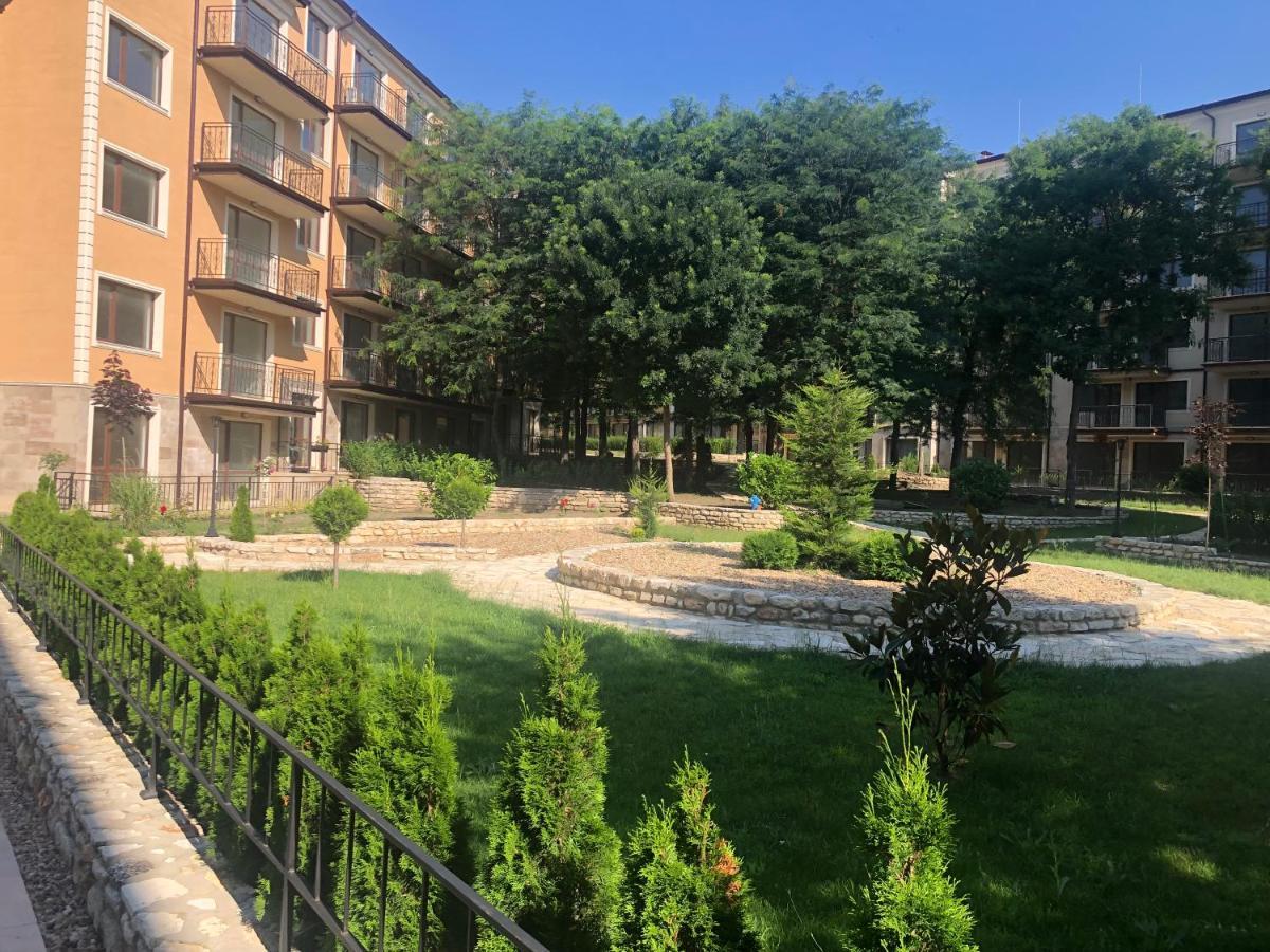 Rabi Park Residence Varna Bagian luar foto